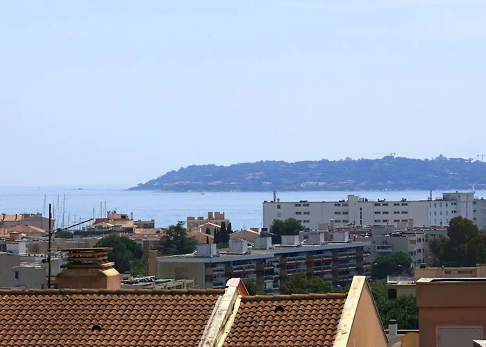 Comfortable 40 M With Sea View * Sainte-Maxime